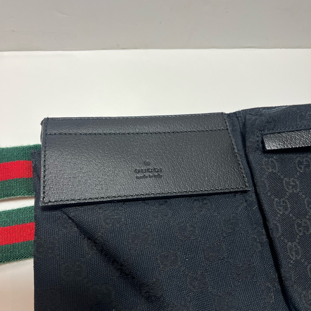 Authentic Gucci black belt bag with green and red belt and chrome hardware - Picture 3 of 14